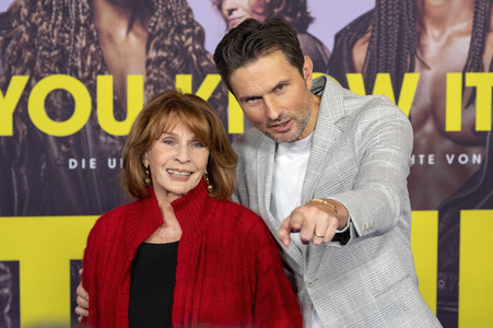 Filmpremiere 'Girl You Know It's True' in München