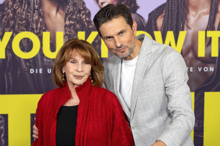Filmpremiere 'Girl You Know It's True' in München