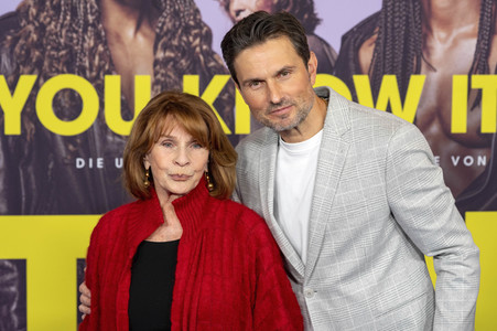 Filmpremiere 'Girl You Know It's True' in München