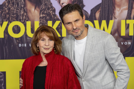 Filmpremiere 'Girl You Know It's True' in München