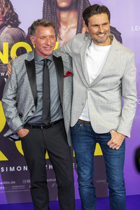 Filmpremiere 'Girl You Know It's True' in München