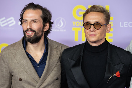 Filmpremiere 'Girl You Know It's True' in München