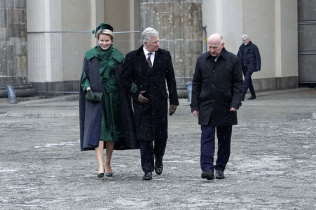 König Philippe und Königin Mathilde von Belgien am Brandenburger Tor in Berlin