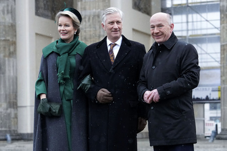 König Philippe und Königin Mathilde von Belgien am Brandenburger Tor in Berlin