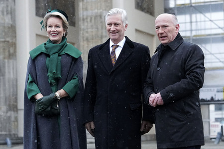 König Philippe und Königin Mathilde von Belgien am Brandenburger Tor in Berlin
