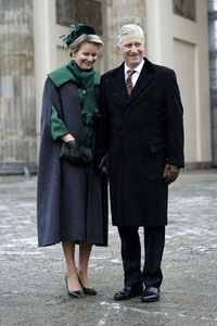 König Philippe und Königin Mathilde von Belgien am Brandenburger Tor in Berlin