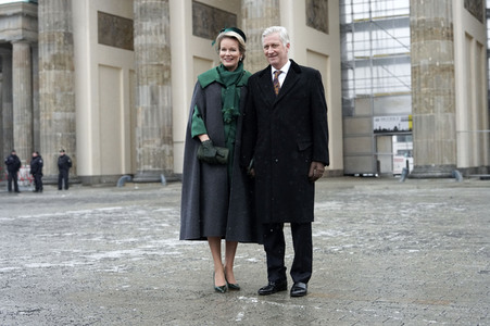 König Philippe und Königin Mathilde von Belgien am Brandenburger Tor in Berlin