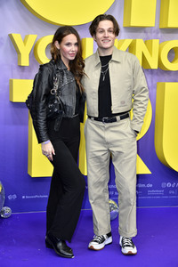 Filmpremiere 'Girl You Know It's True' in Berlin