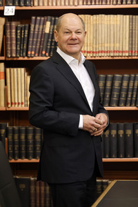 Olaf Scholz beim Besuch des Deutschen Geoforschungszentrums und des Potsdam-Instituts für Klimafolgenforschung in Potsdam