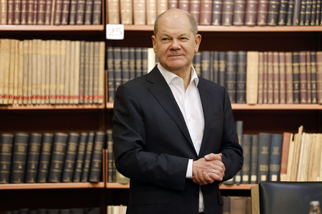 Olaf Scholz beim Besuch des Deutschen Geoforschungszentrums und des Potsdam-Instituts für Klimafolgenforschung in Potsdam