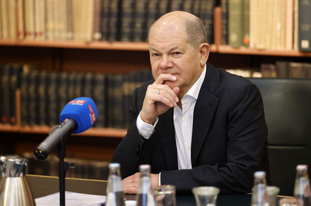 Olaf Scholz beim Besuch des Deutschen Geoforschungszentrums und des Potsdam-Instituts für Klimafolgenforschung in Potsdam