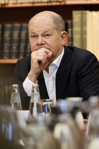 Olaf Scholz beim Besuch des Deutschen Geoforschungszentrums und des Potsdam-Instituts für Klimafolgenforschung in Potsdam