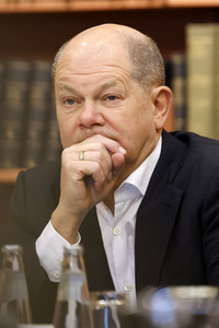 Olaf Scholz beim Besuch des Deutschen Geoforschungszentrums und des Potsdam-Instituts für Klimafolgenforschung in Potsdam