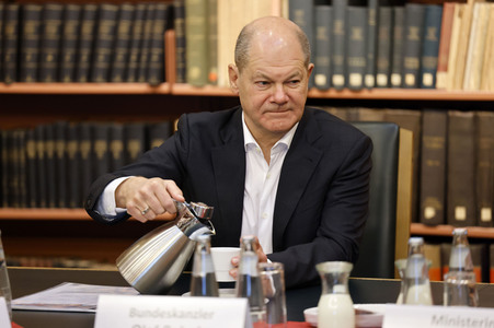 Olaf Scholz beim Besuch des Deutschen Geoforschungszentrums und des Potsdam-Instituts für Klimafolgenforschung in Potsdam