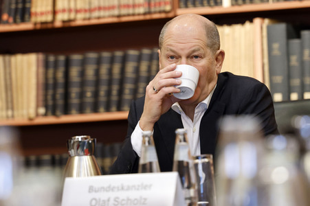 Olaf Scholz beim Besuch des Deutschen Geoforschungszentrums und des Potsdam-Instituts für Klimafolgenforschung in Potsdam