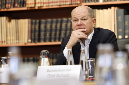 Olaf Scholz beim Besuch des Deutschen Geoforschungszentrums und des Potsdam-Instituts für Klimafolgenforschung in Potsdam