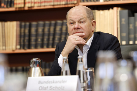 Olaf Scholz beim Besuch des Deutschen Geoforschungszentrums und des Potsdam-Instituts für Klimafolgenforschung in Potsdam