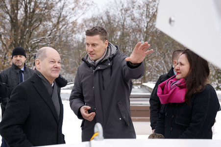 Olaf Scholz beim Besuch des Deutschen Geoforschungszentrums und des Potsdam-Instituts für Klimafolgenforschung in Potsdam