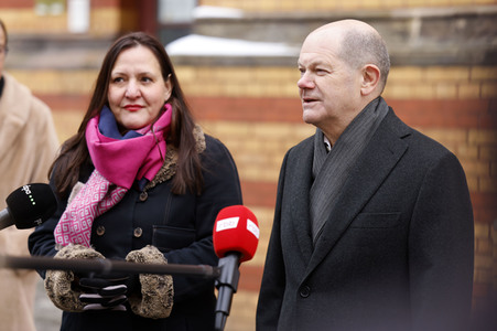 Olaf Scholz beim Besuch des Deutschen Geoforschungszentrums und des Potsdam-Instituts für Klimafolgenforschung in Potsdam