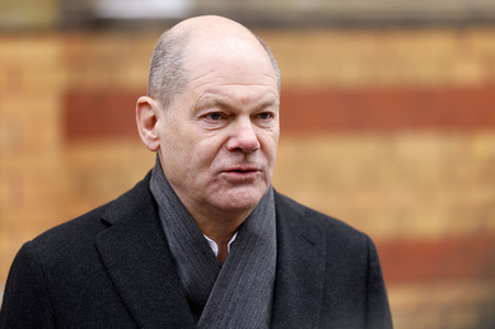 Olaf Scholz beim Besuch des Deutschen Geoforschungszentrums und des Potsdam-Instituts für Klimafolgenforschung in Potsdam