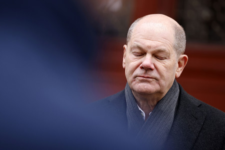 Olaf Scholz beim Besuch des Deutschen Geoforschungszentrums und des Potsdam-Instituts für Klimafolgenforschung in Potsdam