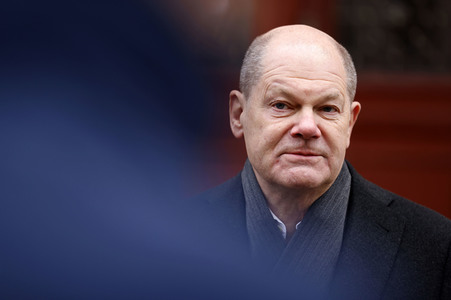 Olaf Scholz beim Besuch des Deutschen Geoforschungszentrums und des Potsdam-Instituts für Klimafolgenforschung in Potsdam