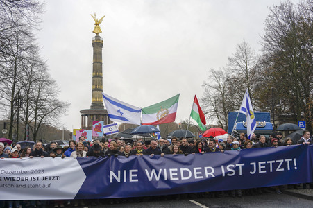 Solidaritätskundgebung 'Nie Wieder Ist Jetzt! - Deutschland steht auf' in Berlin