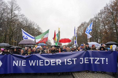 Solidaritätskundgebung 'Nie Wieder Ist Jetzt! - Deutschland steht auf' in Berlin