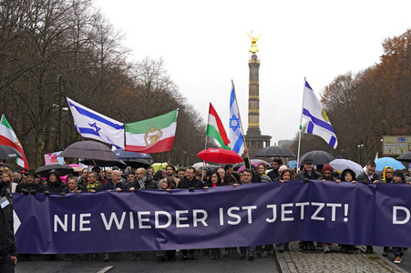 Solidaritätskundgebung 'Nie Wieder Ist Jetzt! - Deutschland steht auf' in Berlin