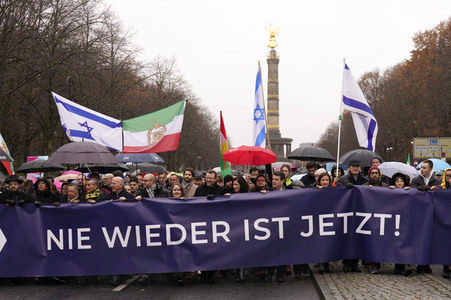 Solidaritätskundgebung 'Nie Wieder Ist Jetzt! - Deutschland steht auf' in Berlin
