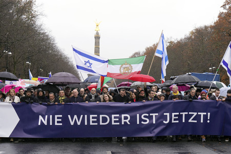 Solidaritätskundgebung 'Nie Wieder Ist Jetzt! - Deutschland steht auf' in Berlin