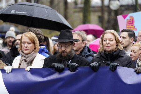 Solidaritätskundgebung 'Nie Wieder Ist Jetzt! - Deutschland steht auf' in Berlin