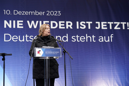 Solidaritätskundgebung 'Nie Wieder Ist Jetzt! - Deutschland steht auf' in Berlin