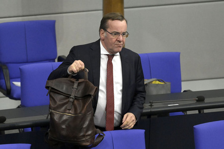 143. Sitzung des Deutschen Bundestages in Berlin