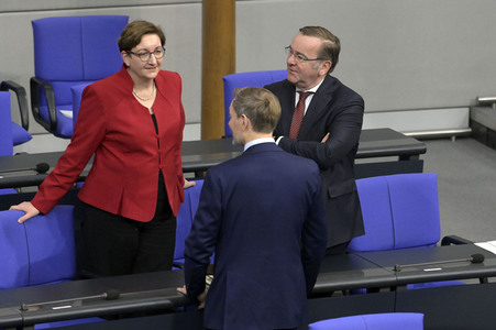 143. Sitzung des Deutschen Bundestages in Berlin