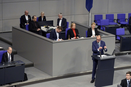 143. Sitzung des Deutschen Bundestages in Berlin