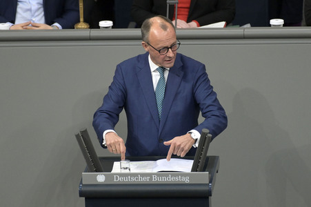 143. Sitzung des Deutschen Bundestages in Berlin