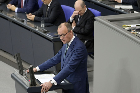 143. Sitzung des Deutschen Bundestages in Berlin