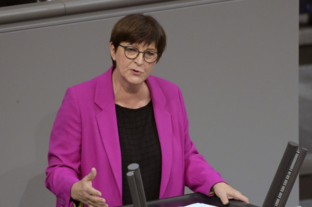 143. Sitzung des Deutschen Bundestages in Berlin