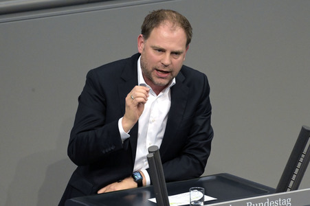 143. Sitzung des Deutschen Bundestages in Berlin