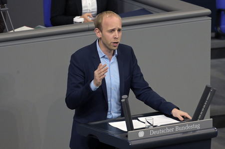 143. Sitzung des Deutschen Bundestages in Berlin
