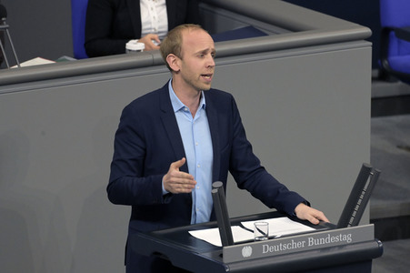 143. Sitzung des Deutschen Bundestages in Berlin