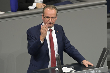 143. Sitzung des Deutschen Bundestages in Berlin