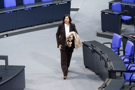 143. Sitzung des Deutschen Bundestages in Berlin