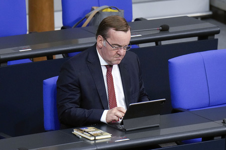 143. Sitzung des Deutschen Bundestages in Berlin
