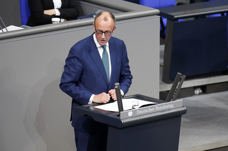 143. Sitzung des Deutschen Bundestages in Berlin