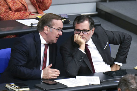 143. Sitzung des Deutschen Bundestages in Berlin