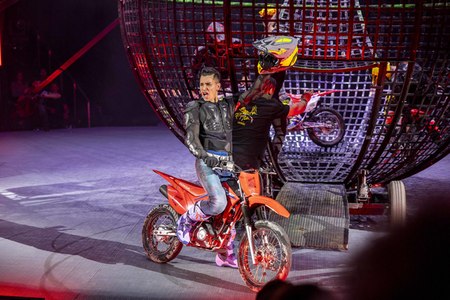 Weihnachstshow von Circus FlicFlac in Erfurt