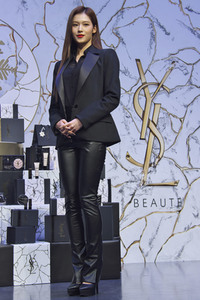 Pressetermin Yves Saint Laurent Beauté in Tokio