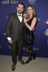 Revue 'Berlin Berlin - Die große Show der Goldenen 20er Jahre' in Berlin